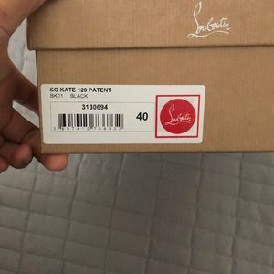 Christian Louboutin So Kate
